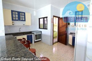 Casa com piscina á venda no bairro Cidade Nova Peruíbe em Peruíbe