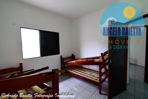 Casa com piscina á venda no bairro Cidade Nova Peruíbe em Peruíbe