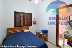 Casa com piscina á venda no bairro Cidade Nova Peruíbe em Peruíbe