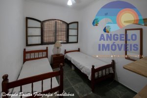 Casa á venda no bairro Turistico em Peruíbe