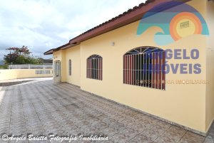 Casa térrea, 3 dormitórios á venda no bairro Florida em Peruíbe