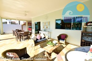Casa á venda no bairro Jardim Beira Mar em Peruíbe, á 200 metros da praia