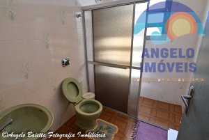 Casa com piscina, 2 lotes, á venda no bairro Cidade Nova Peruíbe