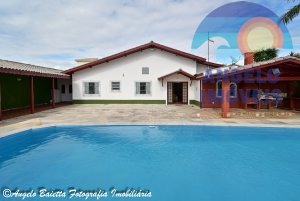 Casa com piscina, 2 lotes, á venda no bairro Cidade Nova Peruíbe