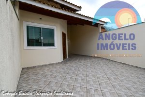 Casa lado linha á venda no bairro Stella Maris em Peruibe