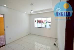 Casa para locação de temporada no bairro Casablanca em Peruíbe, á 400 metros da praia