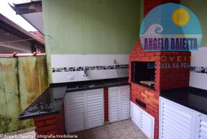 Casa á venda no bairro Vila Romar em Peruíbe