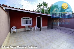 Casa para venda no bairro Jardim Peruíbe em Peruíbe