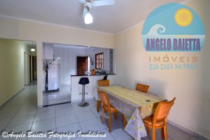 Casa para venda no bairro Jardim Peruíbe em Peruíbe