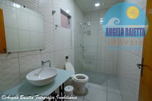 Casa para venda no bairro Jardim Peruíbe em Peruíbe
