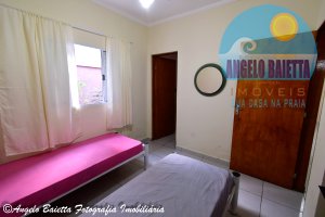 Casa para venda no bairro Jardim Peruíbe em Peruíbe
