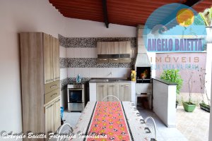 Casa para venda no bairro Jardim Peruíbe em Peruíbe