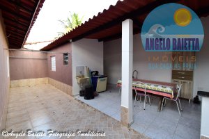 Casa para venda no bairro Jardim Peruíbe em Peruíbe