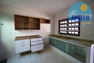 Casa á venda no bairro Samburá em Peruíbe