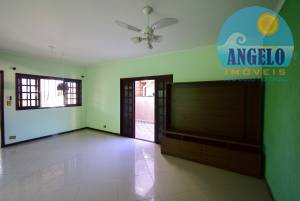 Casa á venda no bairro Samburá em Peruíbe