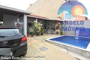 Casa á venda no bairro Jardim Marcia em Peruíbe