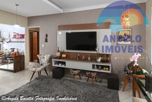 Casa á venda no bairro Jardim Marcia em Peruíbe