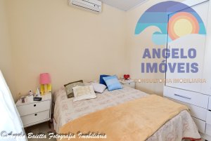 Casa á venda no bairro Florida em Peruíbe