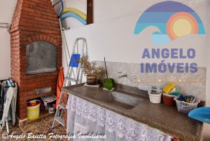 Casa á venda no bairro Florida em Peruíbe