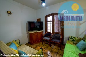 Casa com piscina á venda no bairro Oasis em Peruíbe