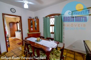 Casa com piscina á venda no bairro Oasis em Peruíbe