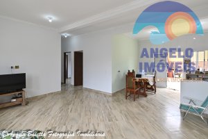 Casa nova com piscina á venda no bairro Mar e Sol em Peruíbe
