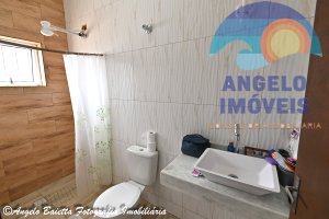 Casa nova com piscina á venda no bairro Mar e Sol em Peruíbe