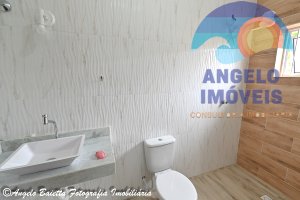 Casa nova com piscina á venda no bairro Mar e Sol em Peruíbe