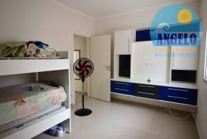 Sobrado triplex para venda no bairro Oásis em Peruíbe, frente ao mar