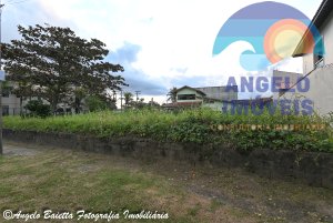 Terreno frente mar á venda no bairro Tres Marias em Peruíbe